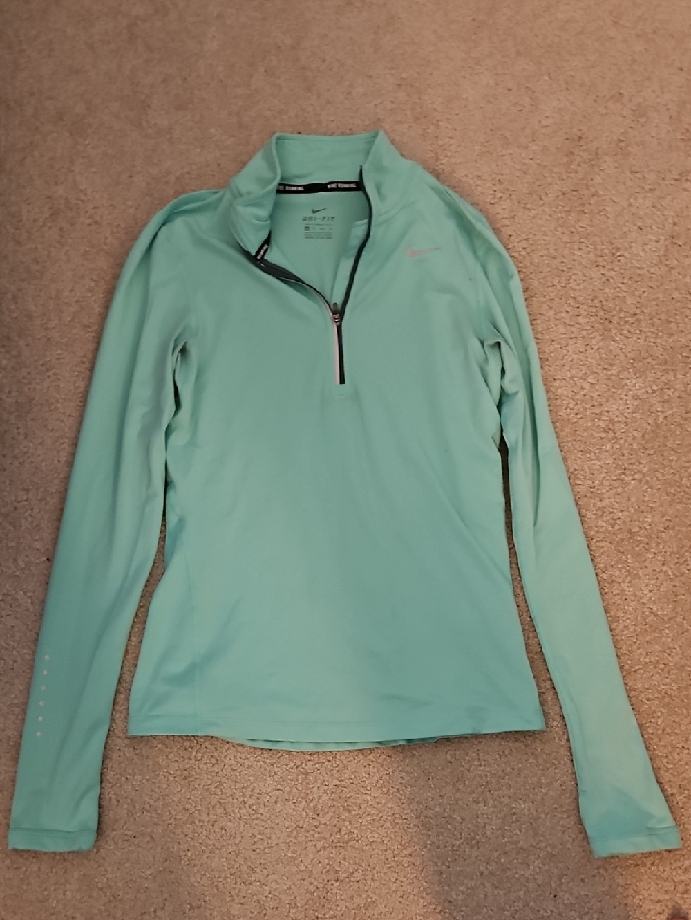 Nike Women's Mint Green Half-Zip Long Sleeve Pullover